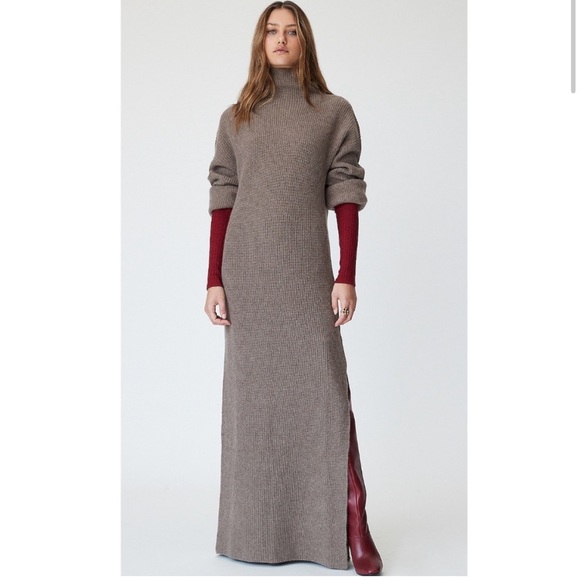 New House of Harlow 1960 x Revolve Ryan Turtleneck, size Large - Picture 11 of 11